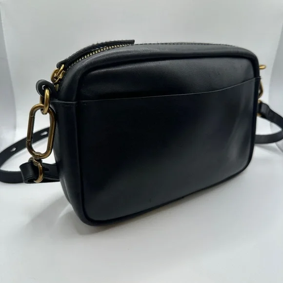 Madewell Leather Carabiner Medium Crossbody Bag in Black - Picture 2 of 8